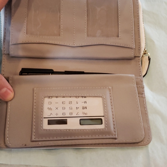 Wallet - Picture 2 of 11